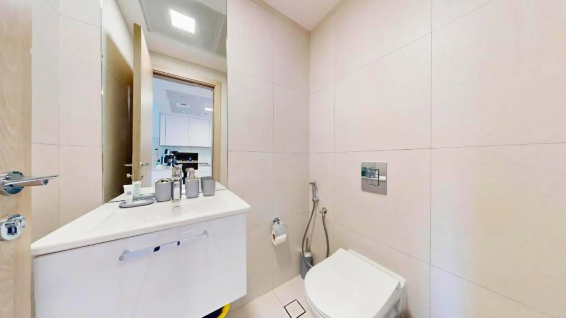Apartment Trps - Luma 22, Jumeirah Village Circle - Chic 1Br Modern Sanctuary Dubai