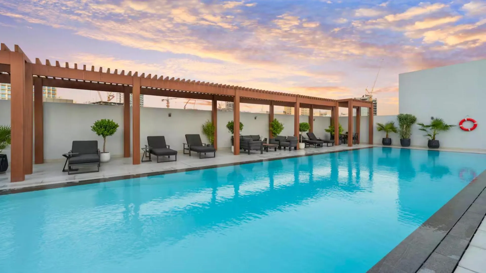 Trps - Luma 22, Jumeirah Village Circle - Chic 1Br Modern Sanctuary Dubai United Arab Emirates