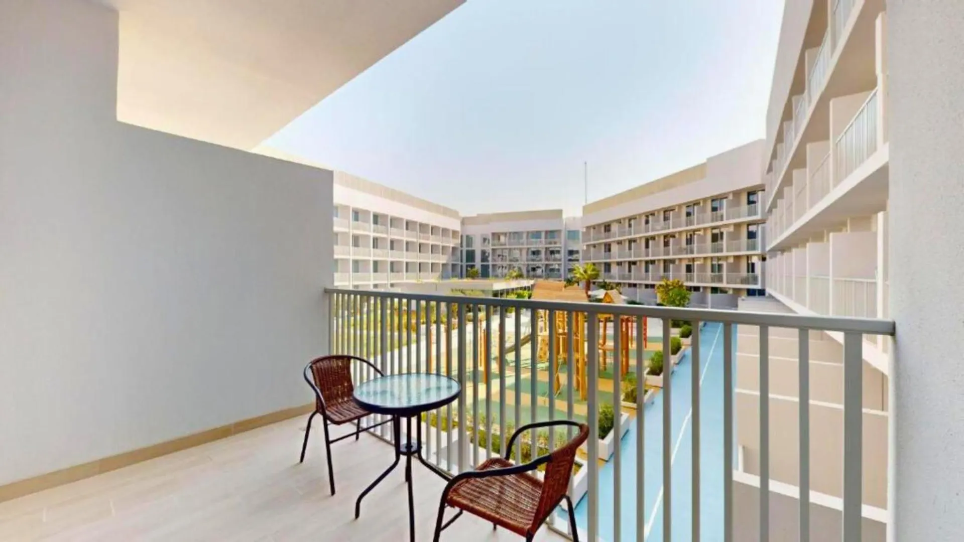 Trps - Luma 22, Jumeirah Village Circle - Chic 1Br Modern Sanctuary Dubai 0*,